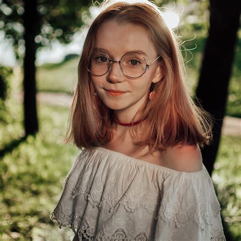 Alina nikitina (@liiinaliis) .